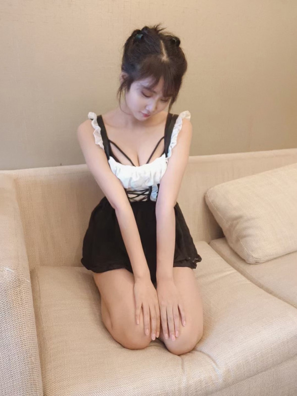 170长腿黑丝足交希希